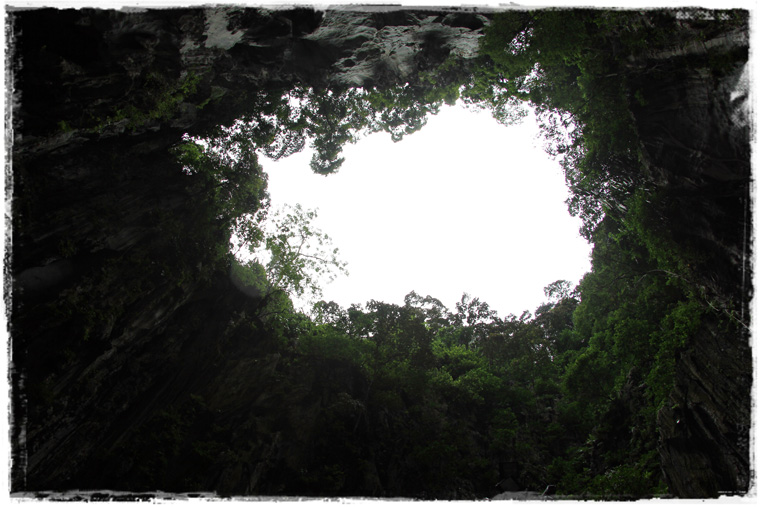 Грязища, вонища, духотища и чего еще ожидать от Пещер Бату