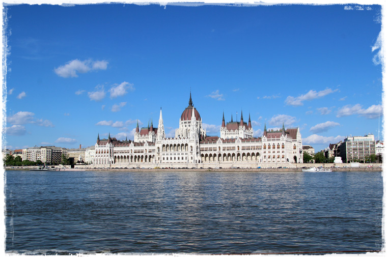 Будапешт. Прогулка по городу: люди, улицы мосты