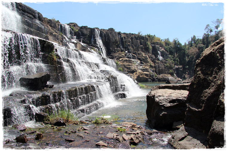 Далат. Pongour waterfall и купание там, где купаться запрещено