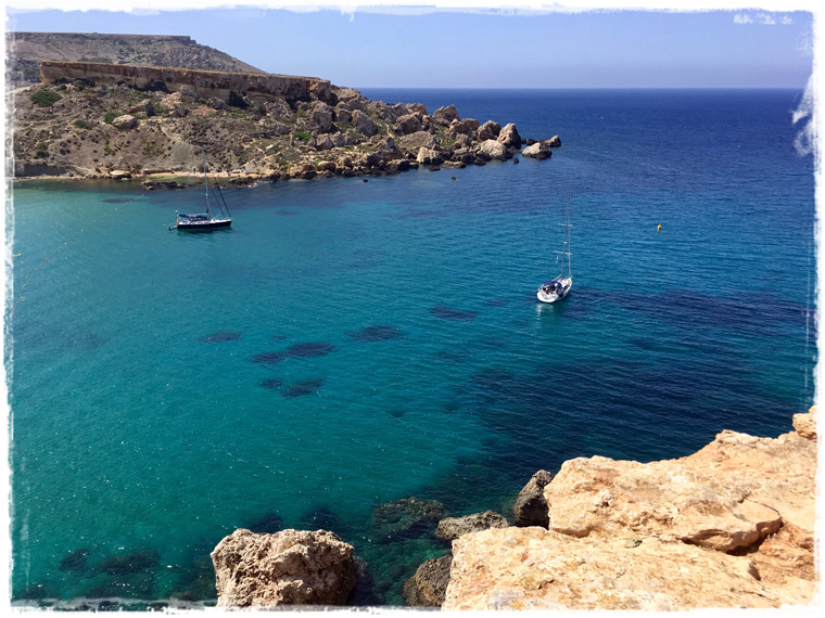Мальта, пляж Golden bay - открытка или реальность?