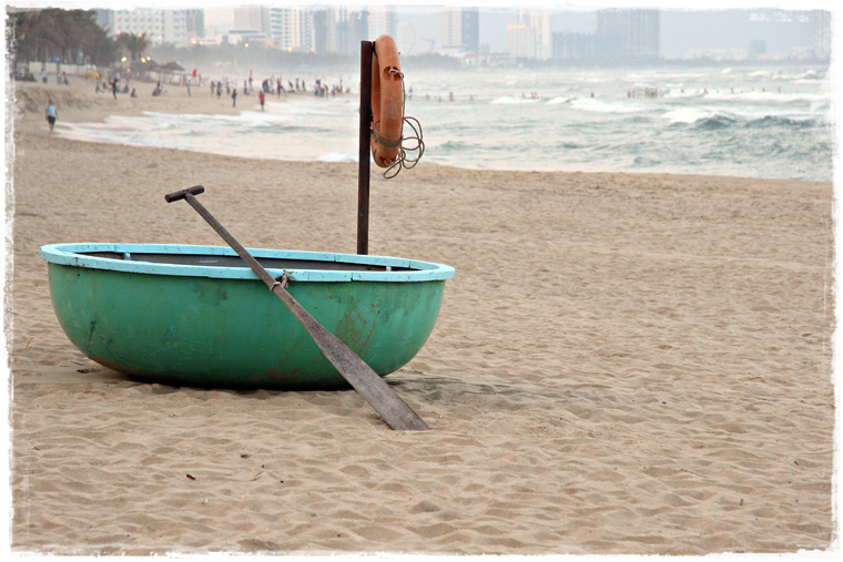 Пляжи Дананга - бескрайние и безлюдные
